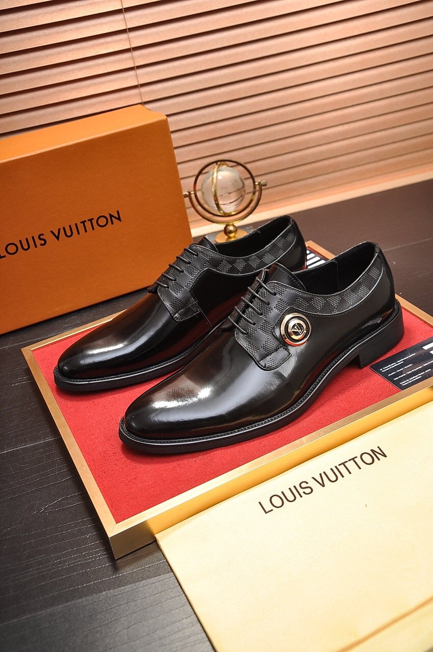 Louis Vuitton Black Glossy Lace-Up Dress Shoes